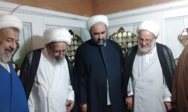 غبارروبی آستان مقدس امامزاده یحیی بن زید علیه‌السلام در گنبد