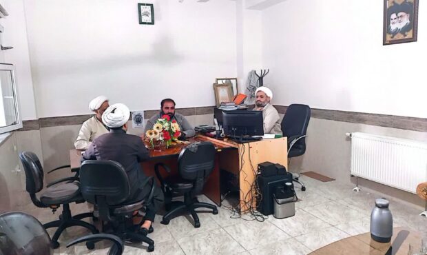 برگزاری جلسات مدیر با معاونین مدرسه برگزاری جلسات مدیر با معاونین مدرسه